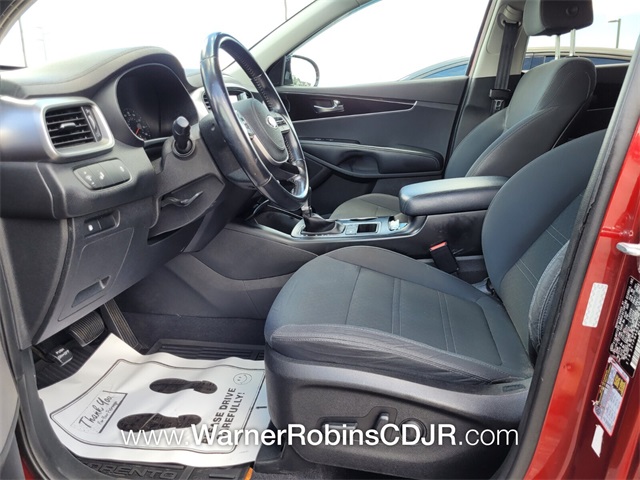 2020 Kia Sorento S photo 5