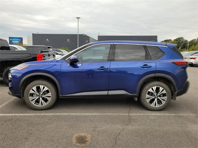 2021 Nissan Rogue SV photo 2