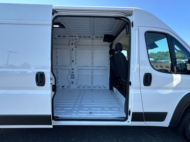 2025 Ram ProMaster 2500 Cargo Van photo 3
