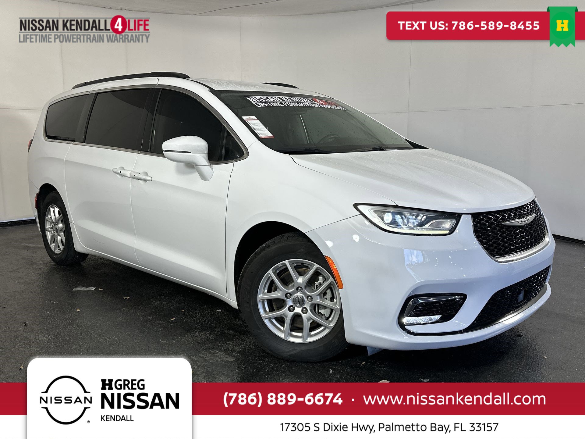 2022 Chrysler Pacifica Touring L's photo