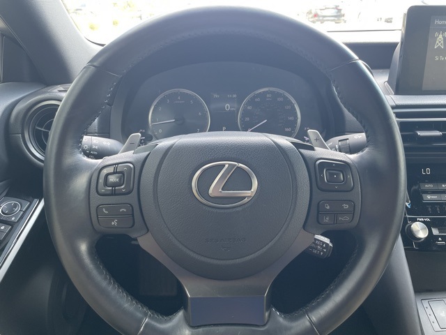 2023 Lexus IS 350 F SPORT photo 9