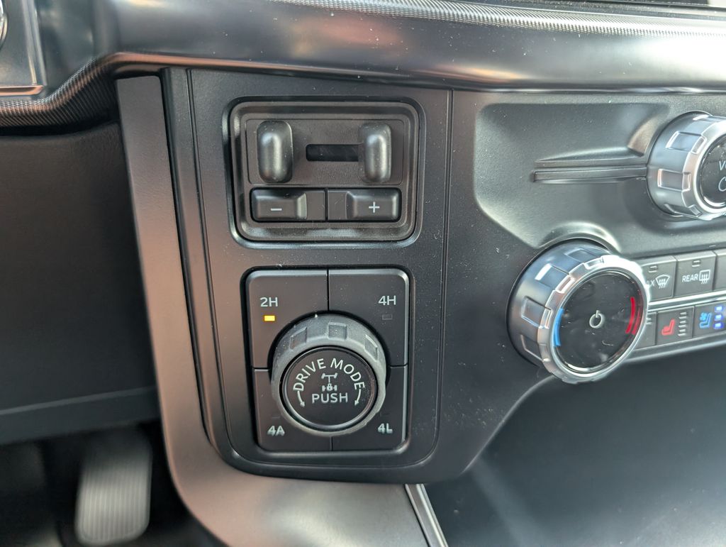 2025 Ford F-150 Lariat photo 11