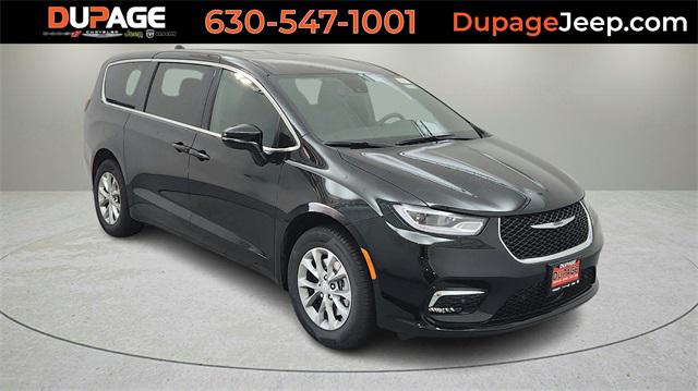 2026 Chrysler Pacifica Select's photo