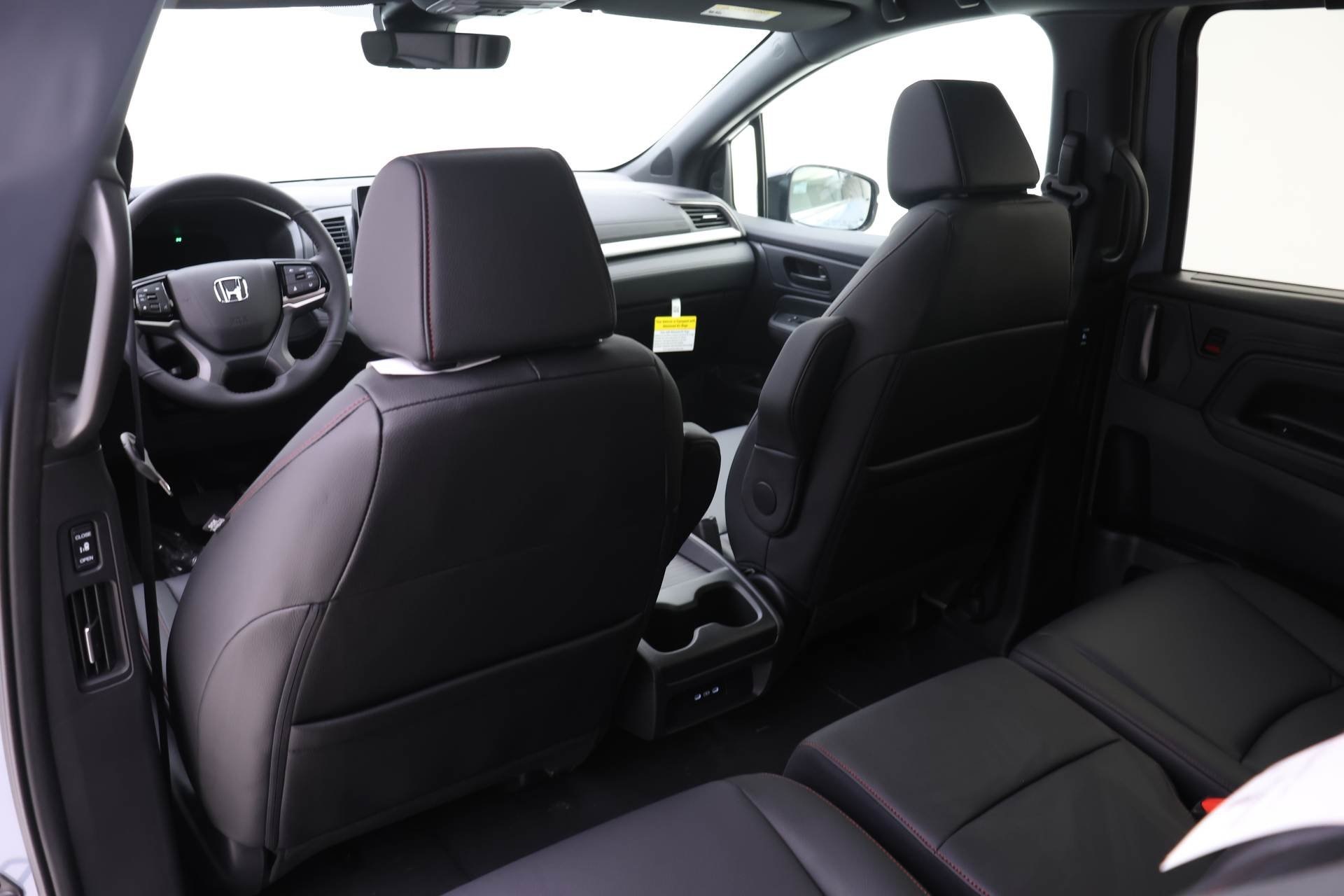 2026 Honda Odyssey photo 9