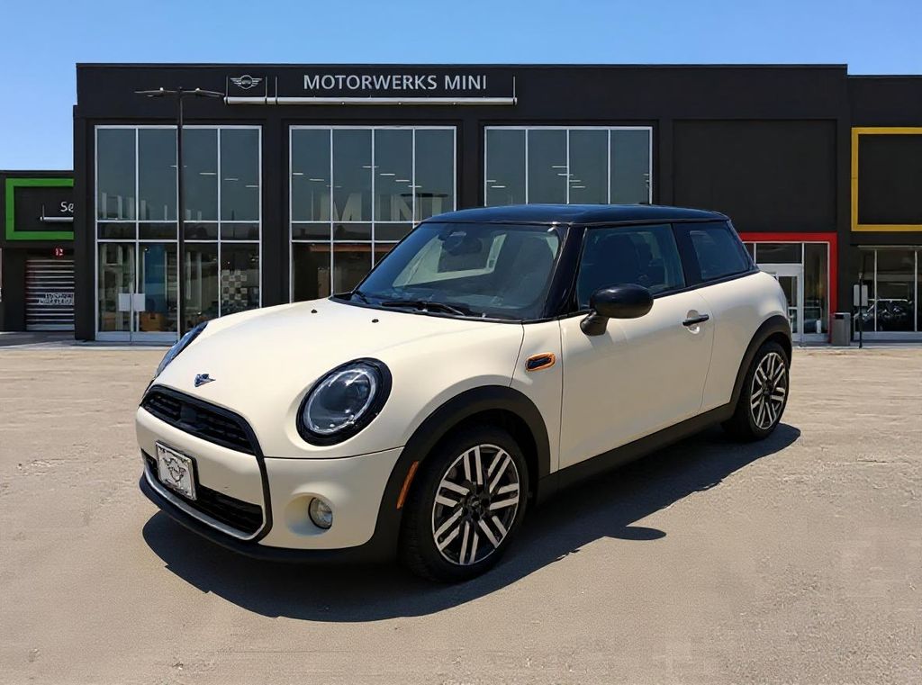 2026 MINI Hardtop Oxford Edition's photo