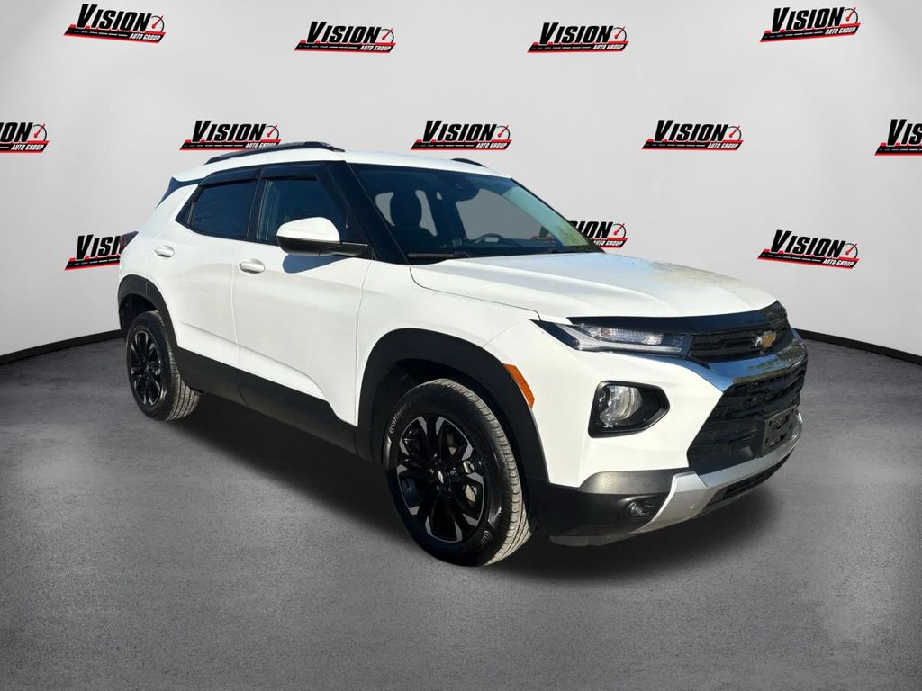 2023 Chevrolet Trailblazer LT photo 3