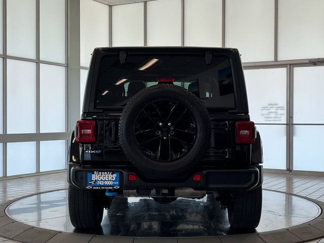2022 Jeep Wrangler Unlimited Sahara 4xe photo 4