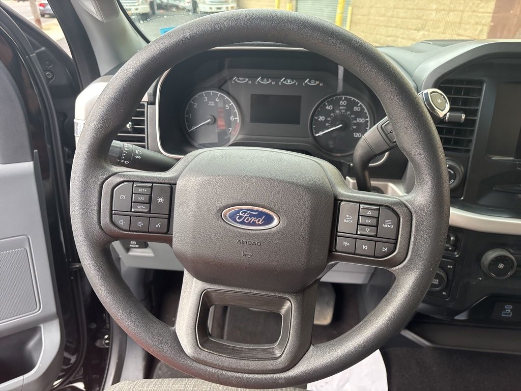 Used 2022 Black Ford XLT image 29