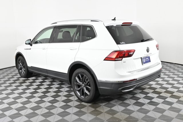 2022 Volkswagen Tiguan SE photo 3