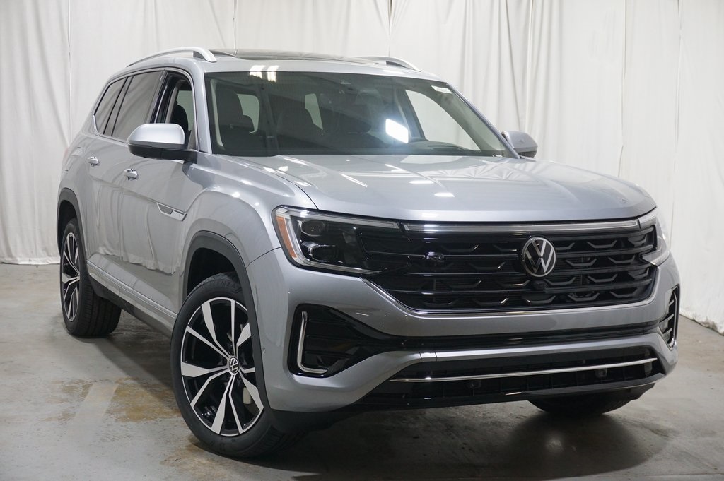 2025 Volkswagen Atlas SEL Premium R-Line photo 2