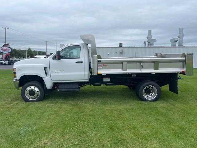 2024 Chevrolet Silverado 5500HD Work Truck photo 2