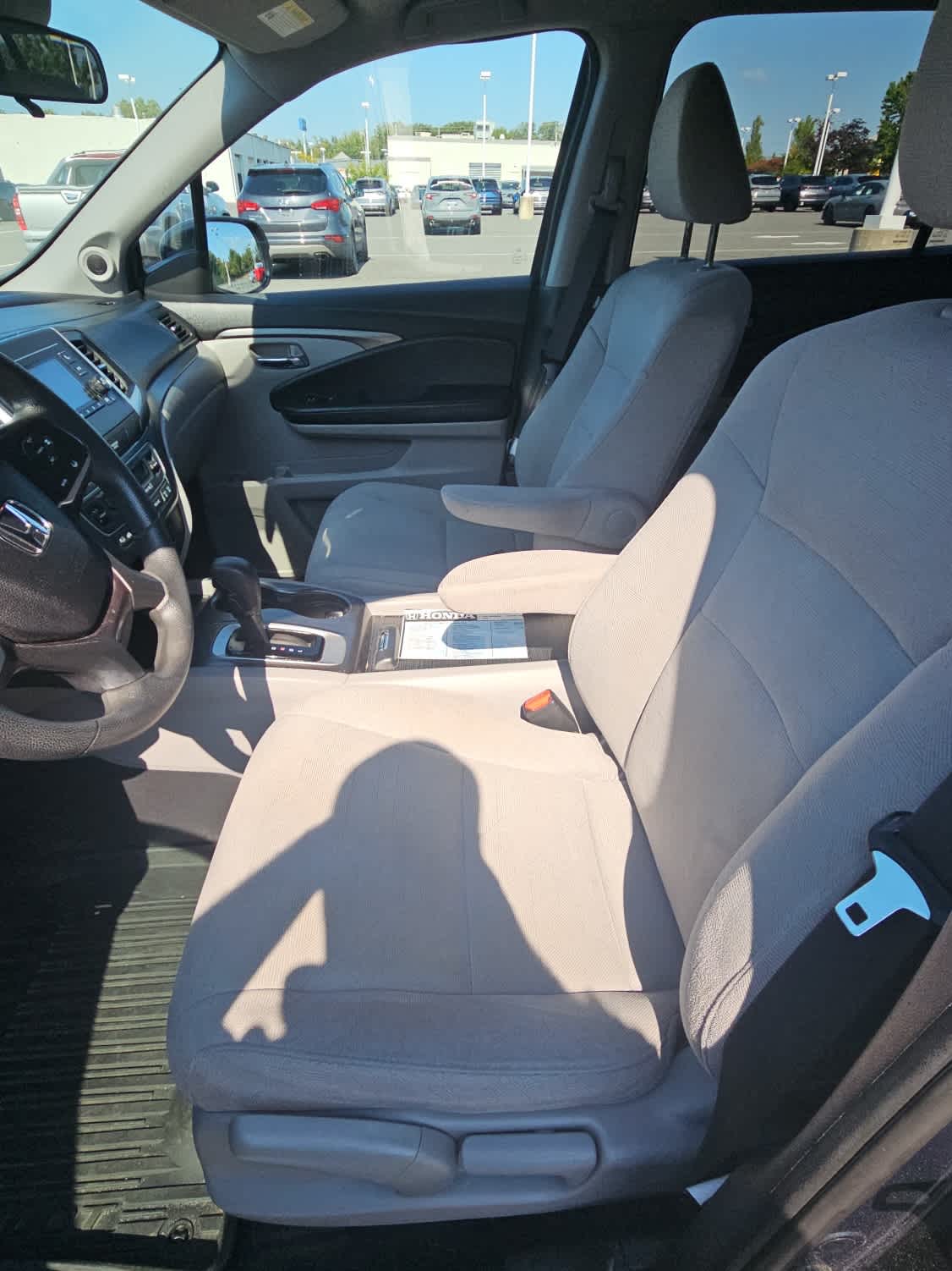 2019 Honda Pilot LX photo 3