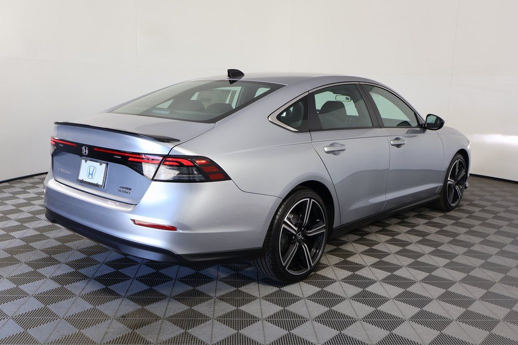 2025 Honda Accord Hybrid Sport photo 2