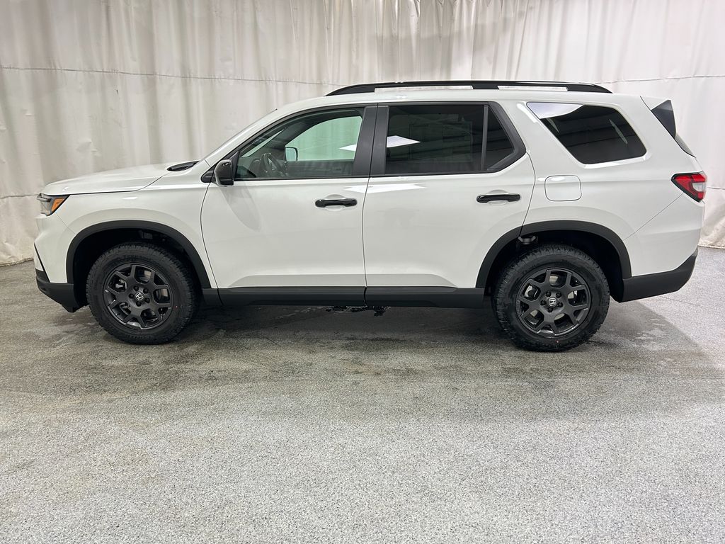 2025 Honda Pilot TrailSport photo 3