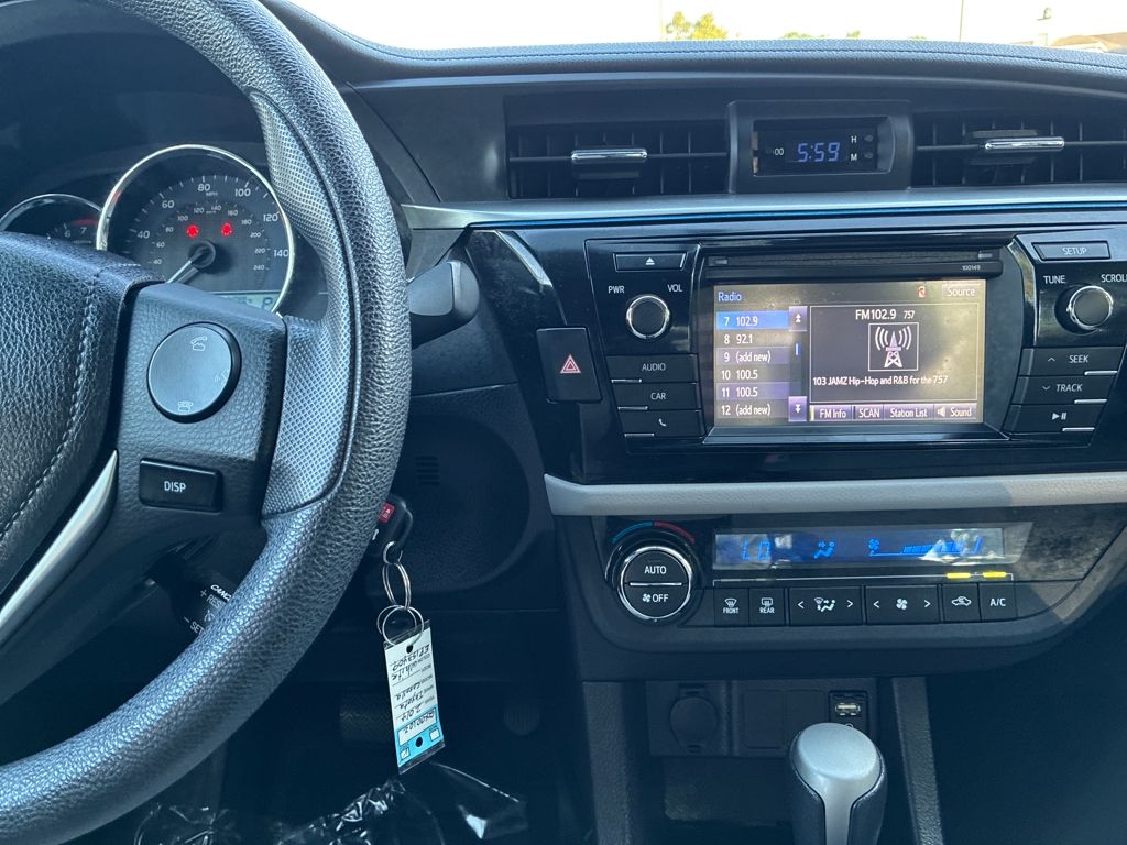 2014 Toyota Corolla LE Eco photo 17