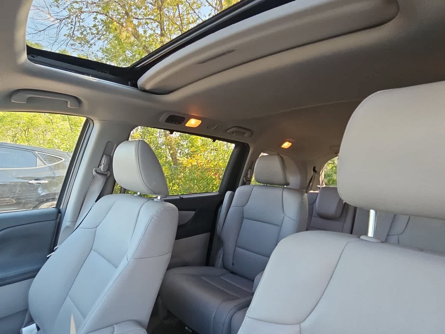 2014 Honda Odyssey EX-L photo 6