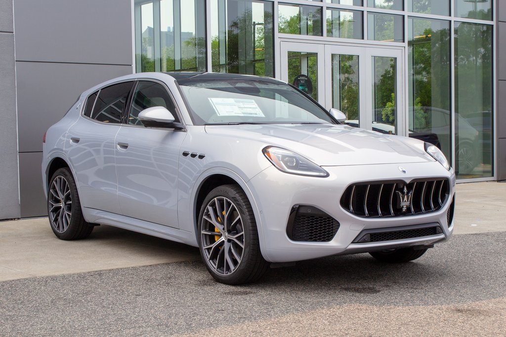 2025 Maserati Grecale photo 2