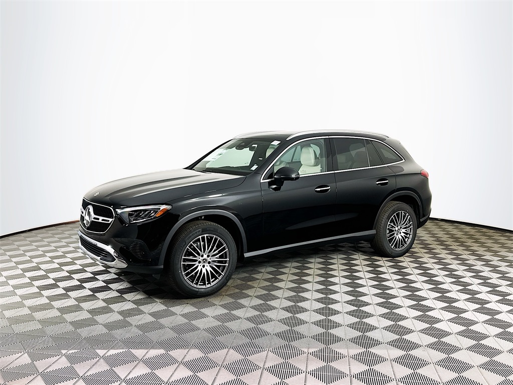 2026 Mercedes Benz GLC 300 4MATIC photo 2