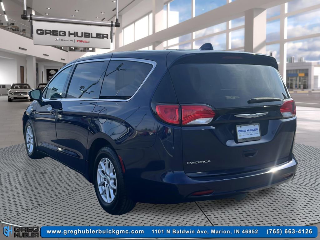 2017 Chrysler Pacifica Touring photo 7