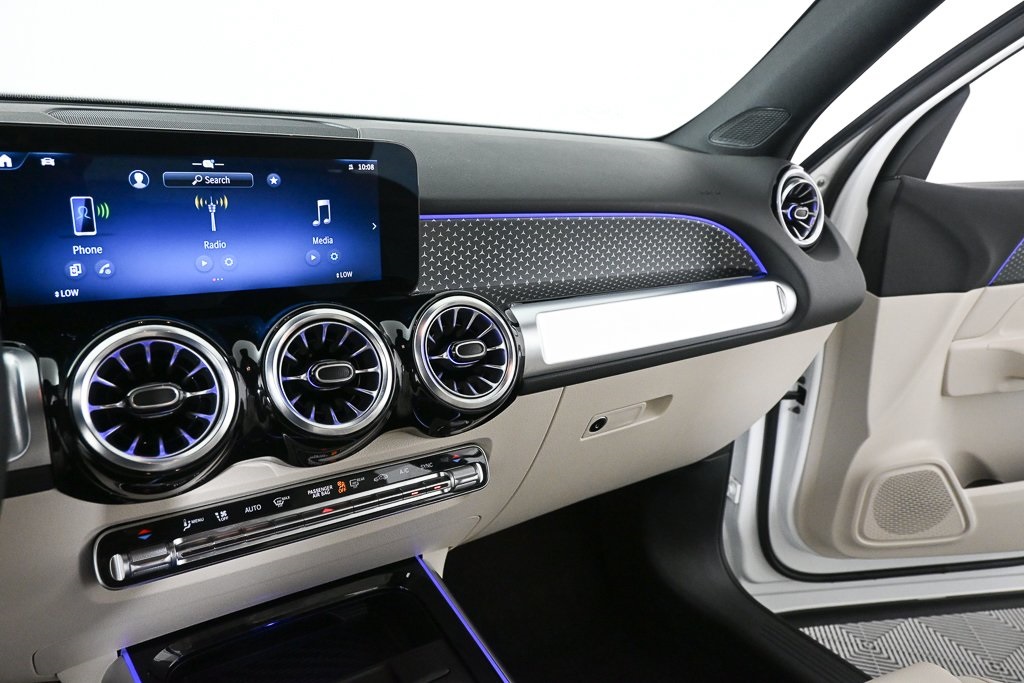 2025 Mercedes Benz GLB 250 photo 9