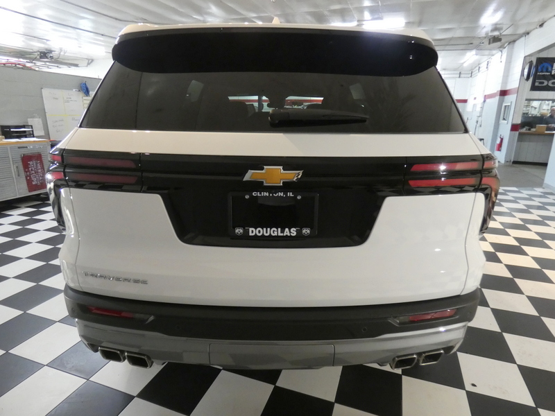 2025 Chevrolet Traverse 1LT photo 2