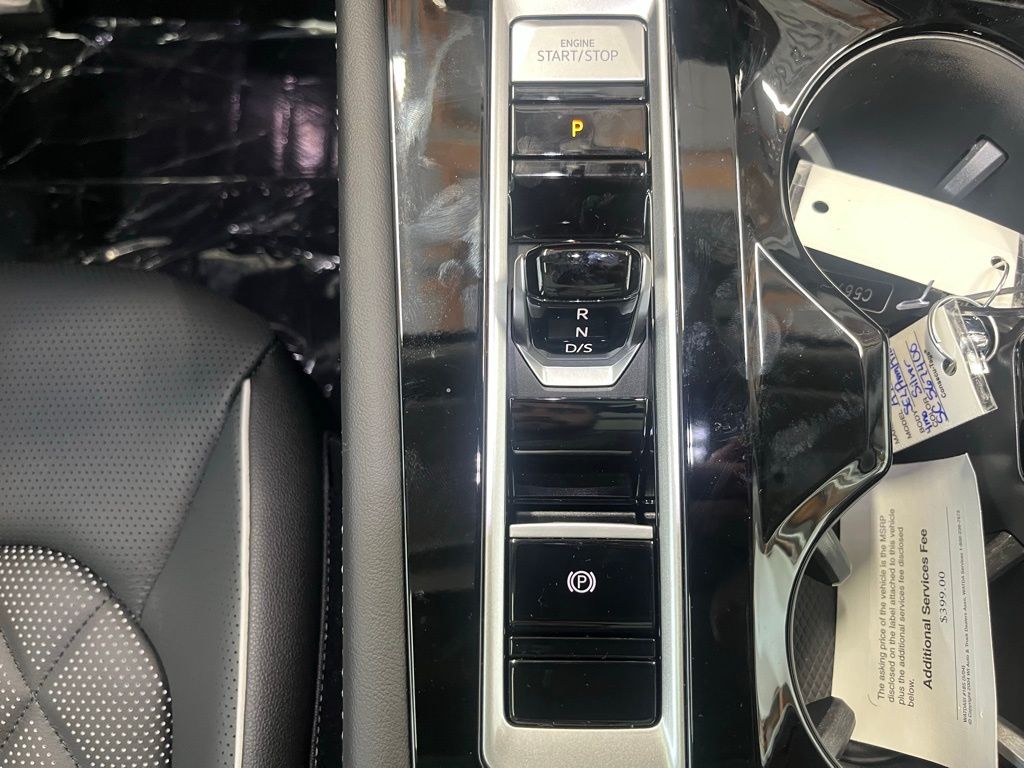 2025 Volkswagen Atlas SEL Premium R-Line photo 13