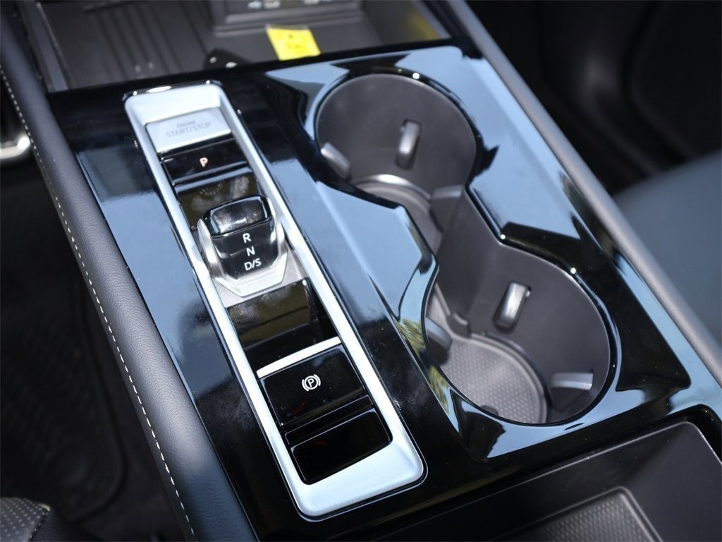 2025 Volkswagen Atlas SEL Premium R-Line photo 26