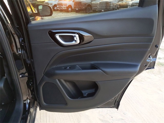 2026 Jeep Compass Latitude Altitude photo 26
