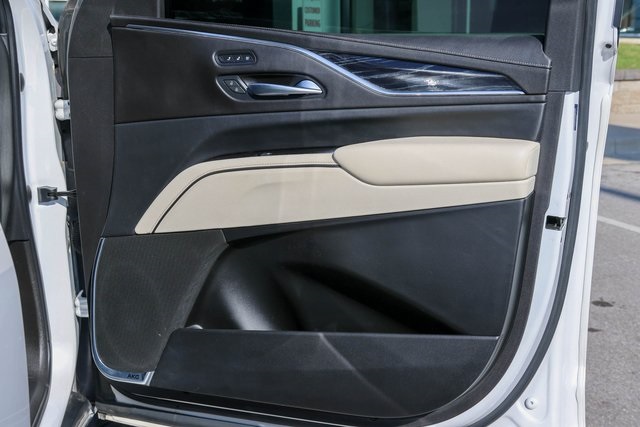 Used 2021 White Cadillac Sport image 19