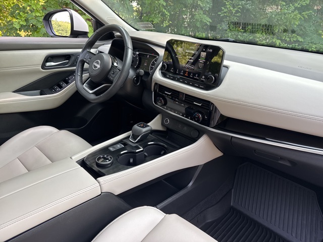2023 Nissan Rogue SL photo 13