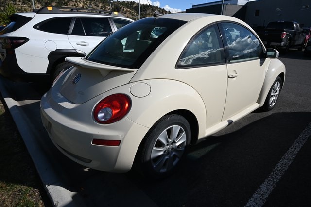 2010 Volkswagen Beetle 2.5L photo 4