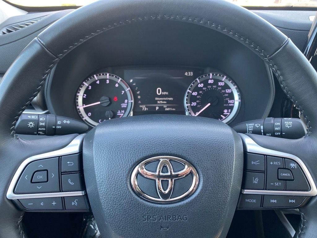 2024 Toyota Highlander XLE photo 18