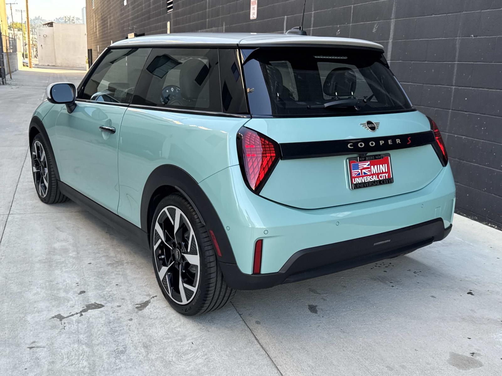 2026 Mini Cooper 2 Door Hardtop Signature photo 3