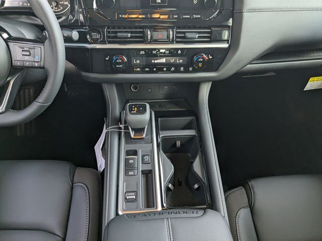 2025 Nissan Pathfinder SL photo 16