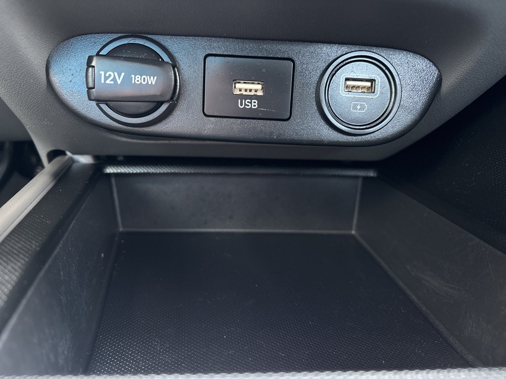 2022 Hyundai Elantra SEL photo 12