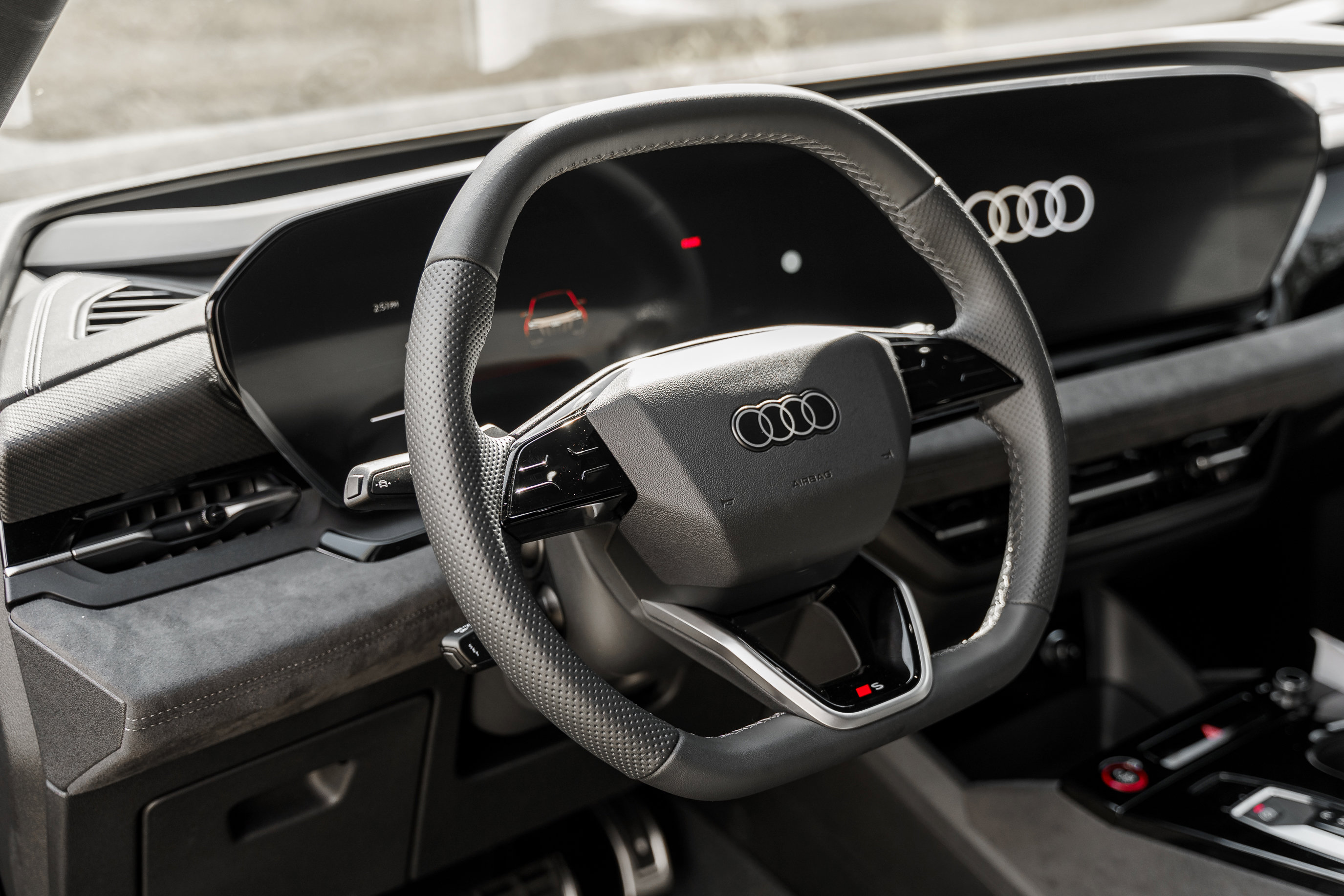 2025 Audi SQ6 photo 10