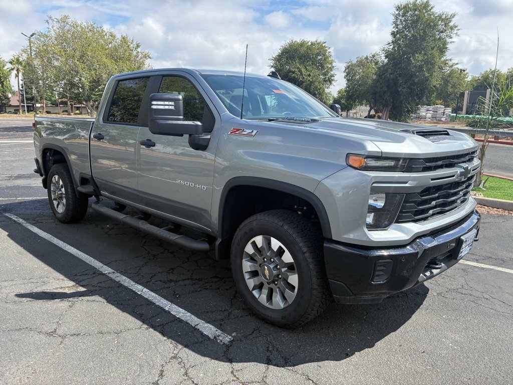 2025 Chevrolet Silverado 2500HD Custom's photo