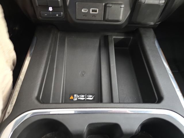 2019 Chevrolet Silverado 1500 High Country photo 18