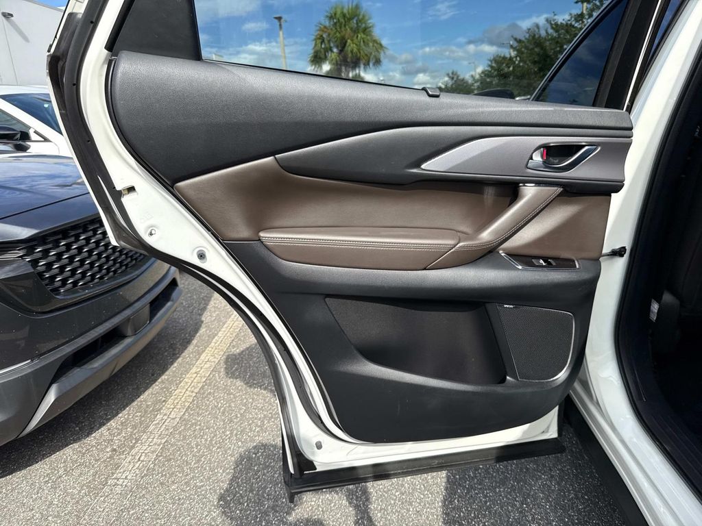 2021 Mazda CX-9 Signature photo 11