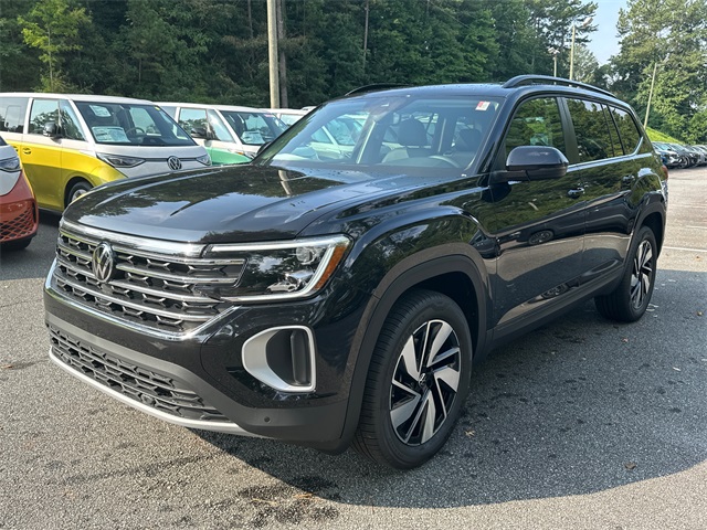 2026 Volkswagen Atlas SE Technology photo 2