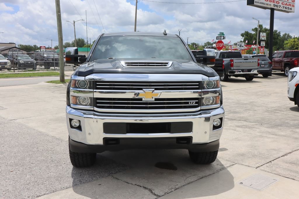 Used 2019 GRAPHITE METALLIC Chevrolet LTZ image 3
