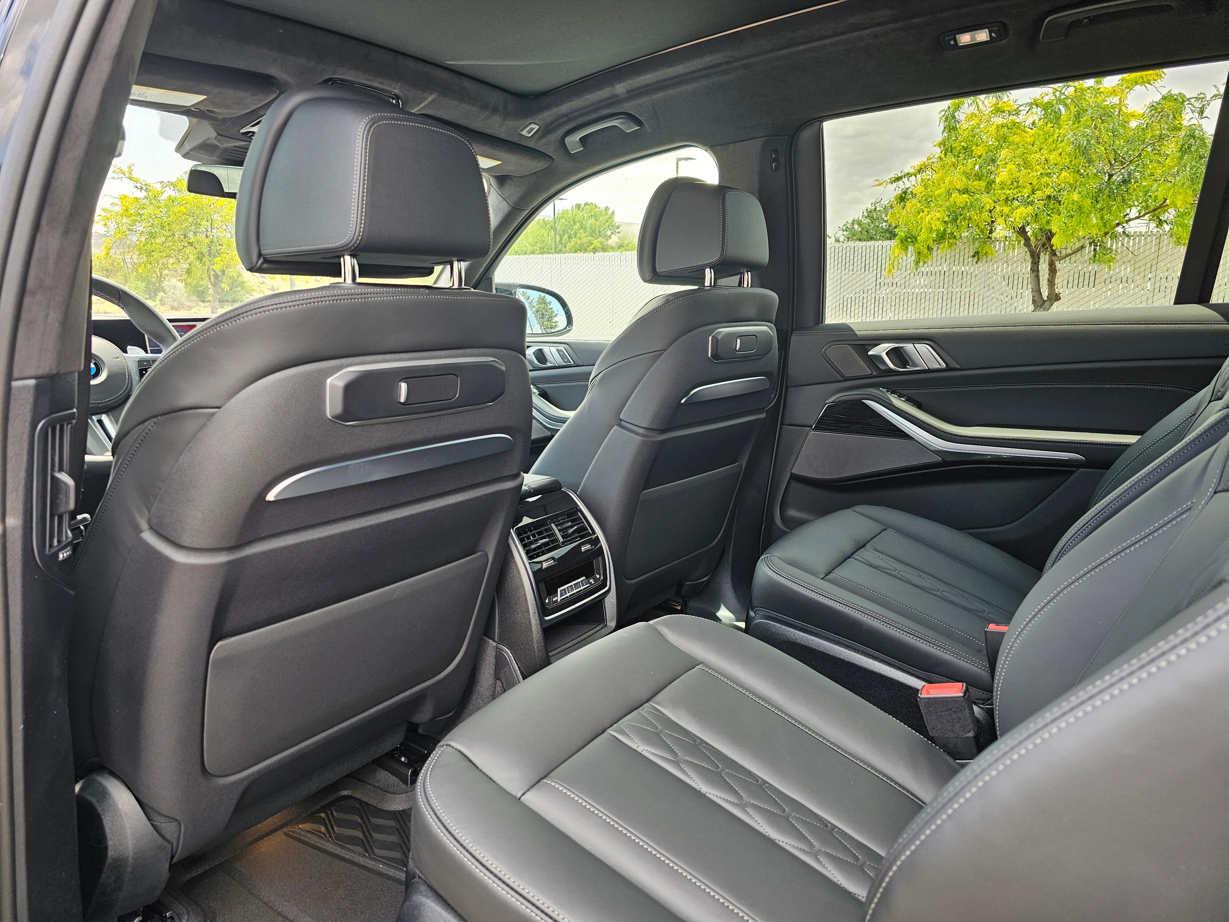 New 2026 Black Sapphire Metallic BMW M60i image 12