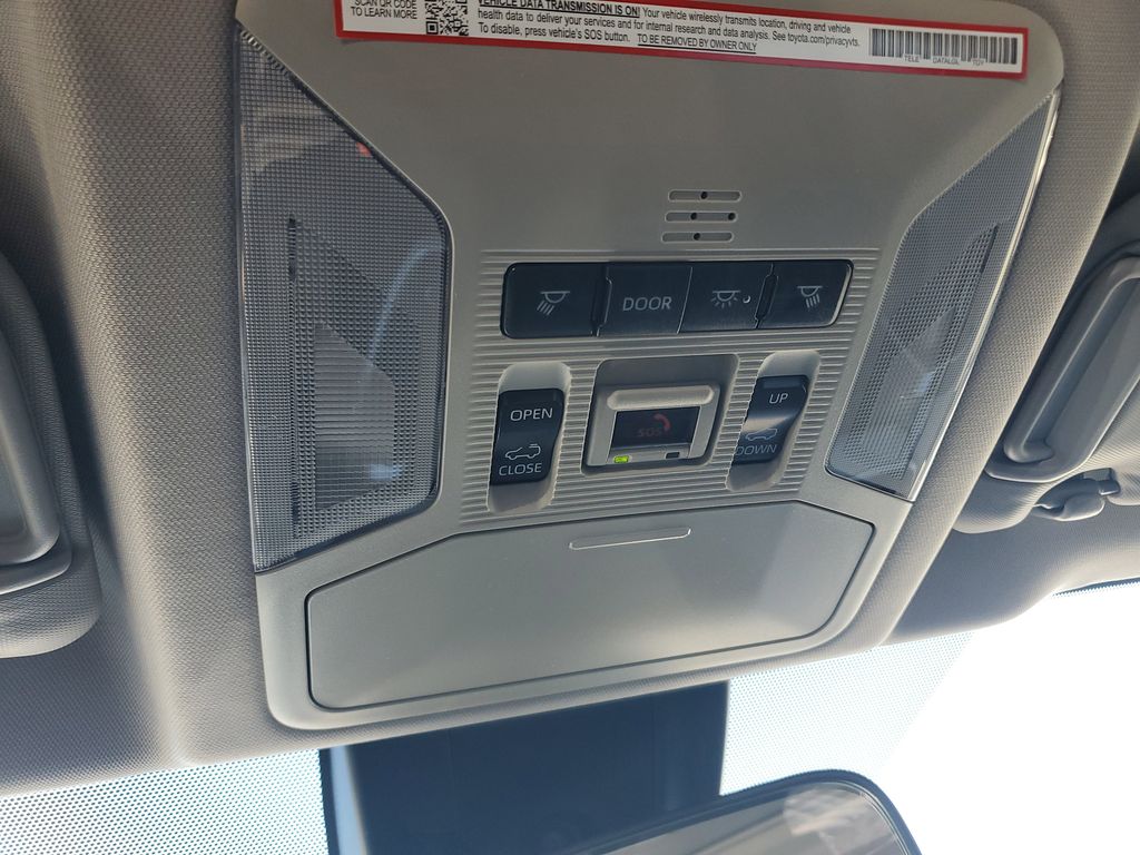 2025 Toyota RAV4 Hybrid XLE photo 28