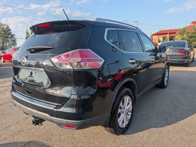 2016 Nissan Rogue SV photo 5