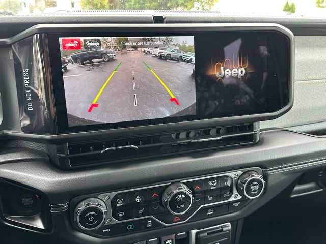 2024 Jeep Wrangler Sahara 4xe photo 27