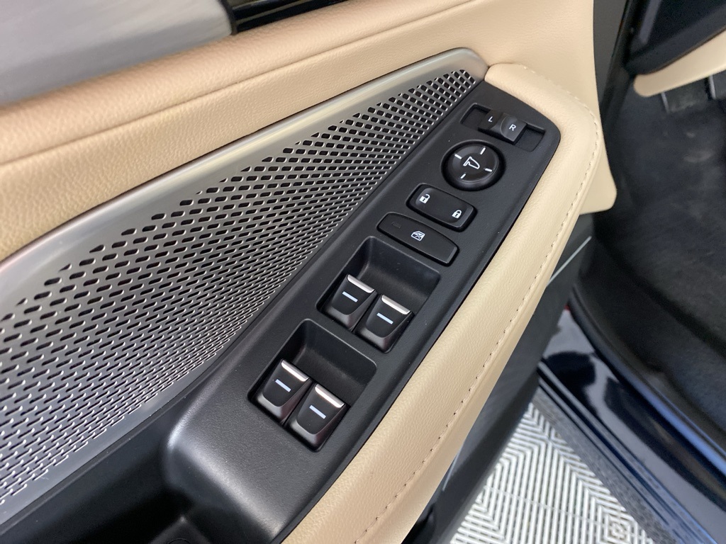 2023 Acura MDX SH-AWD photo 8