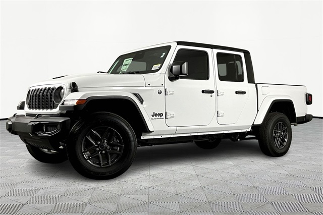 2026 Jeep Gladiator Sport S's photo