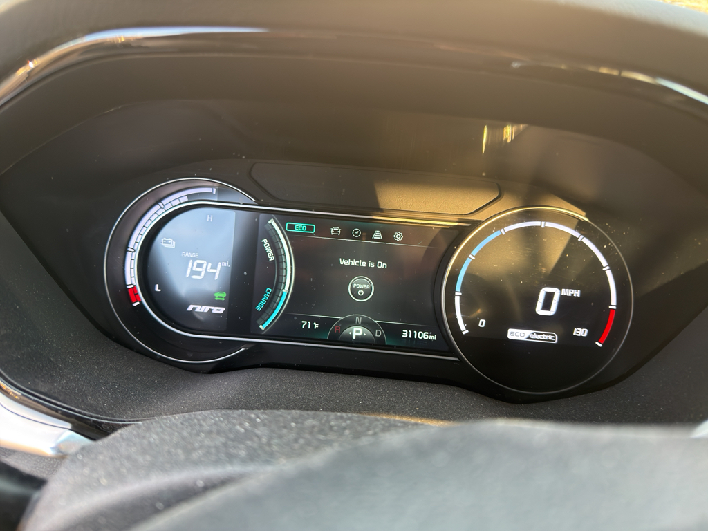 2022 Kia Niro EX Premium's photo