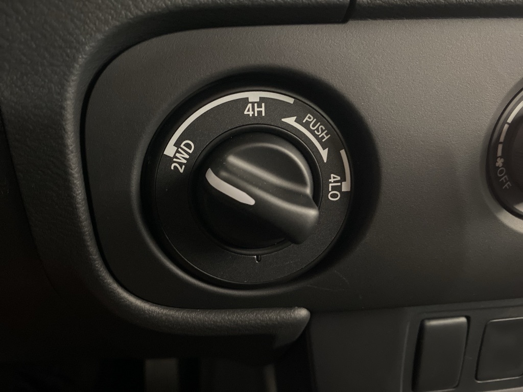 2025 Nissan Frontier SV photo 22