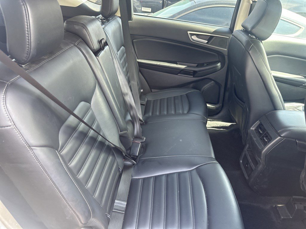 2024 Ford Edge SEL photo 3